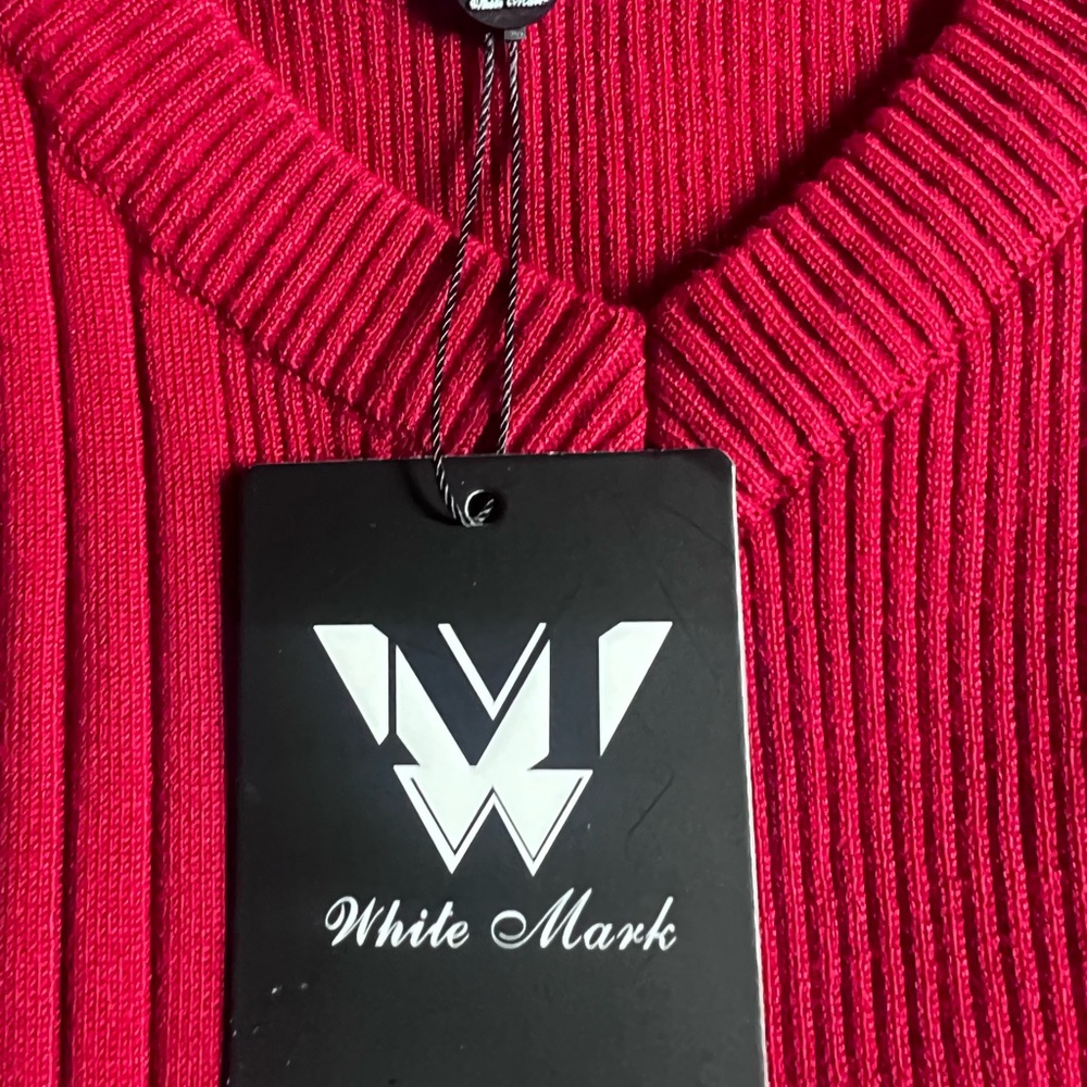 White mark form fitting sweater dress